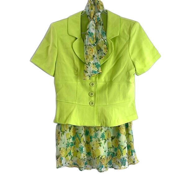 DBY Chartreuse Suit Set Short Sleeve Jacket Floral Skirt and Scarf Size 13/14 - Picture 1 of 14